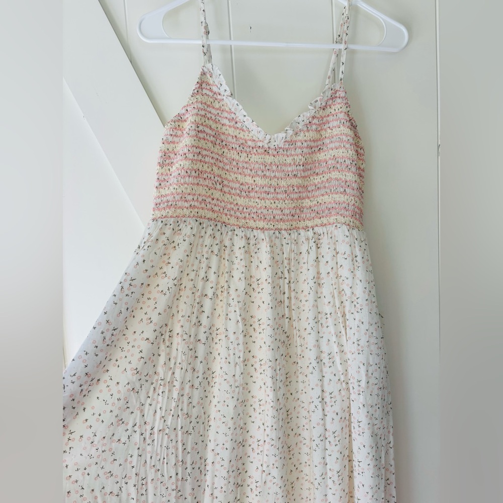 Elegant Pink and White Floral Midi Dress